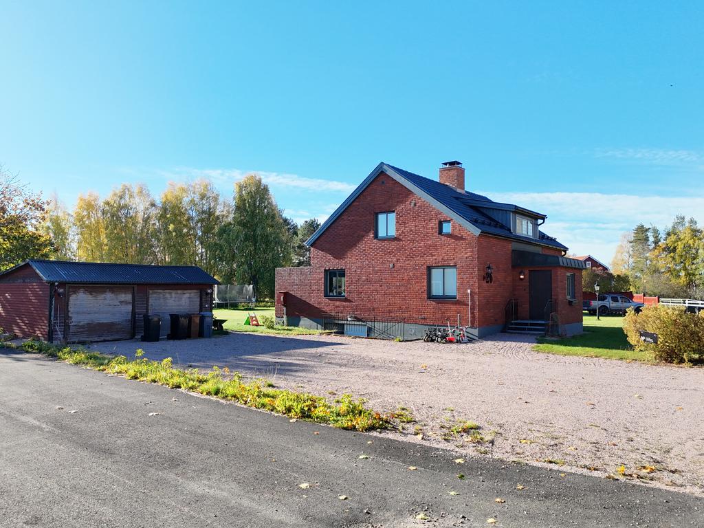 Tegelbruksvägen 26 -  en totalrenoverad villa med centralt läge!