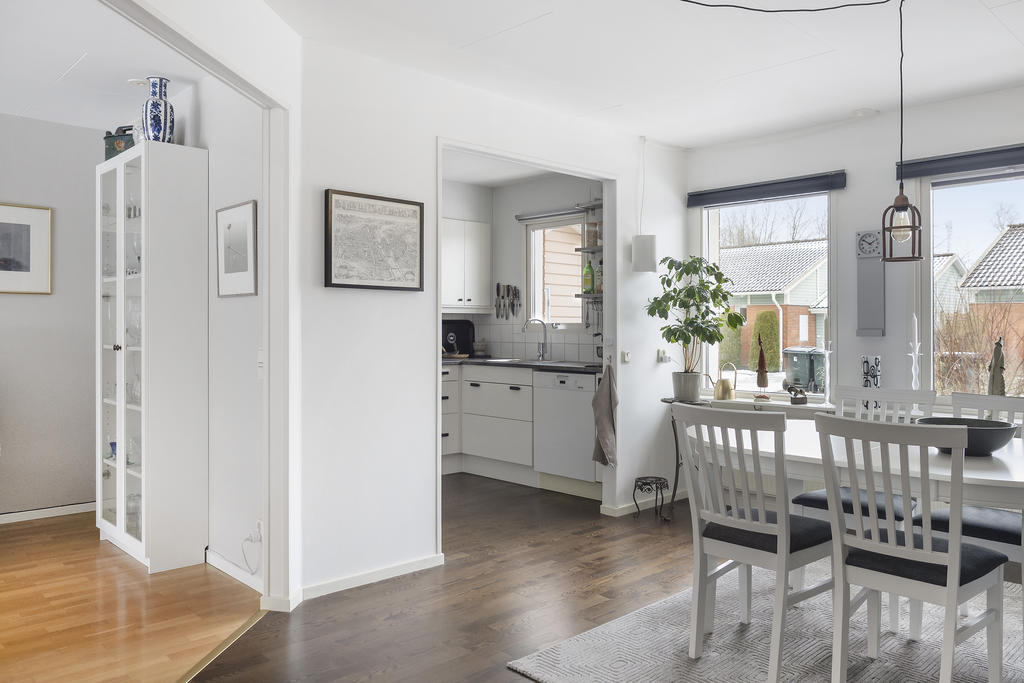 Matplats i fil med kök