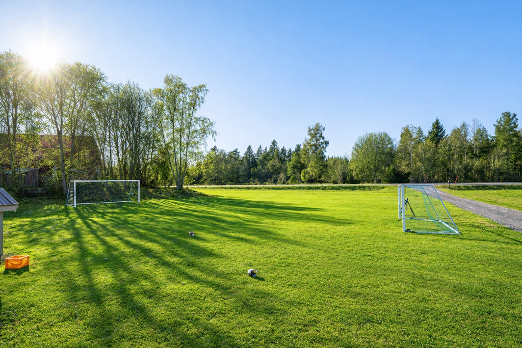 Stor tomt, digitalt behandlad bild