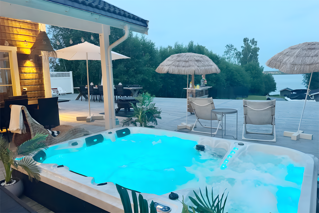 Vy från altanen, säljarens egna bilder.