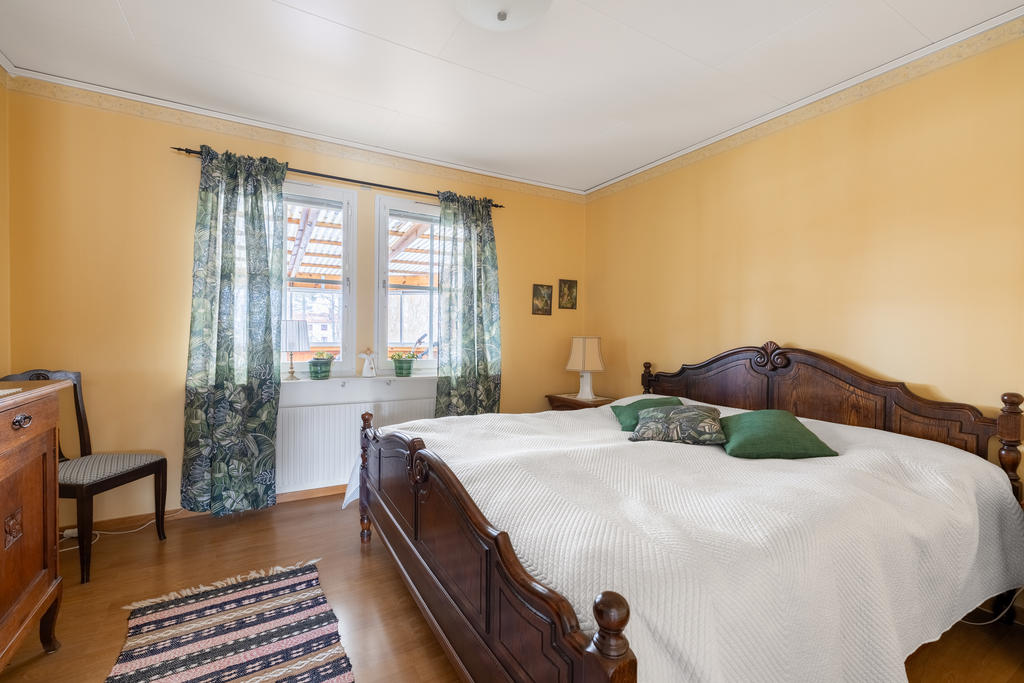 Sovrum 1 på nedervåningen