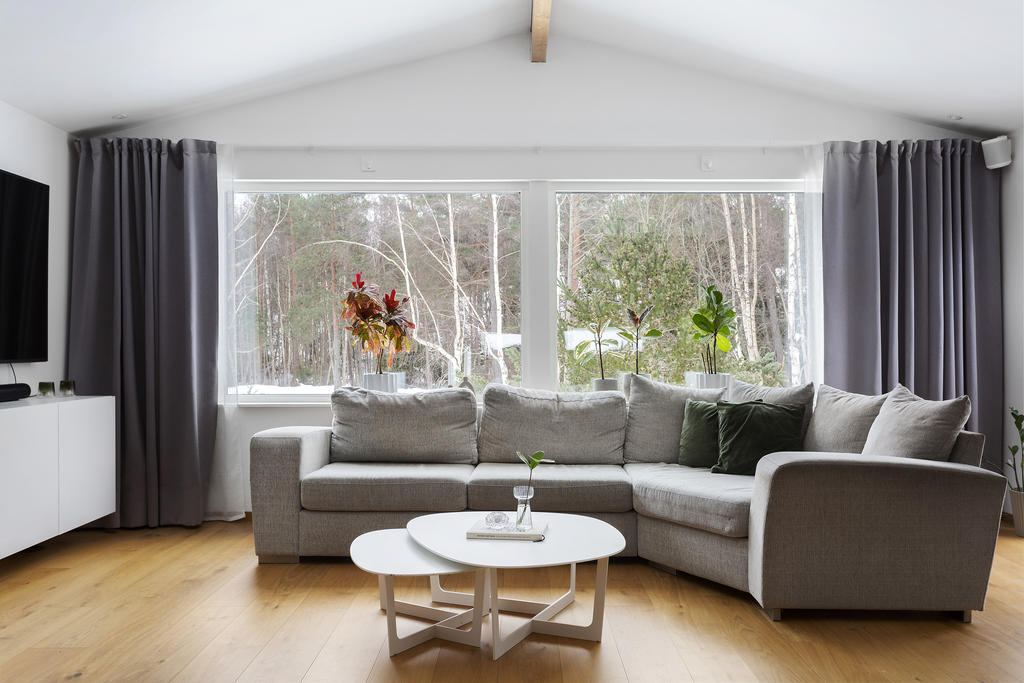 Stora fönsterpartier