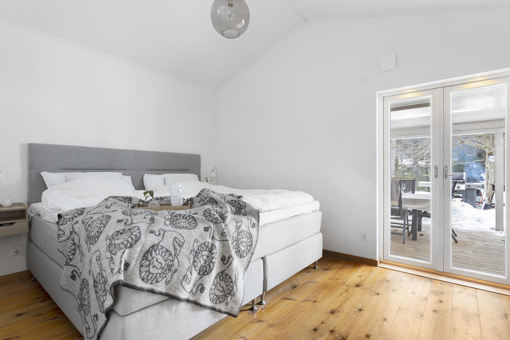 Utgång till altanen från sovrummet