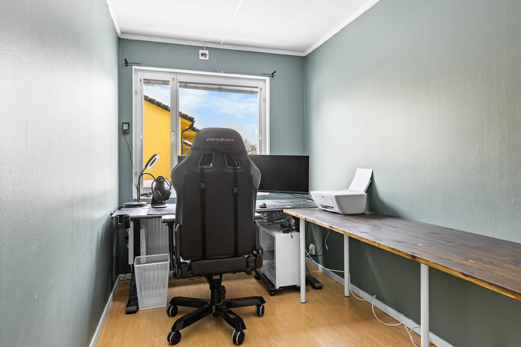 Sovrum 2 som idag används som kontor. 