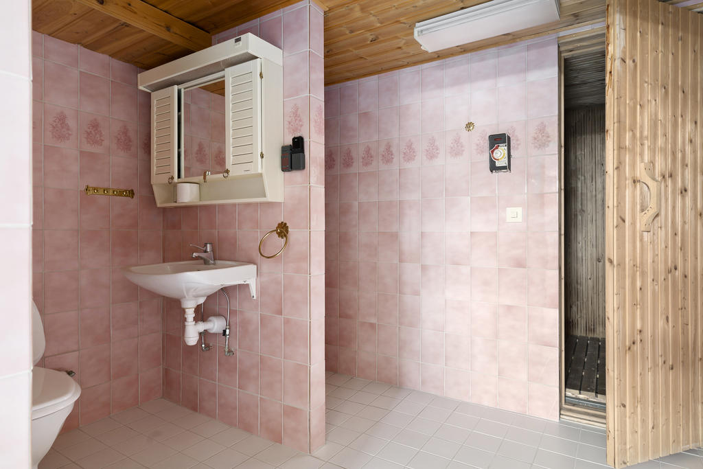 Dusch/bastu i källaren