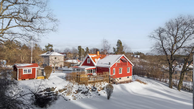 Villan bjuder på gammal charm kombinerad med tryggheten i stora genomförda renoveringar