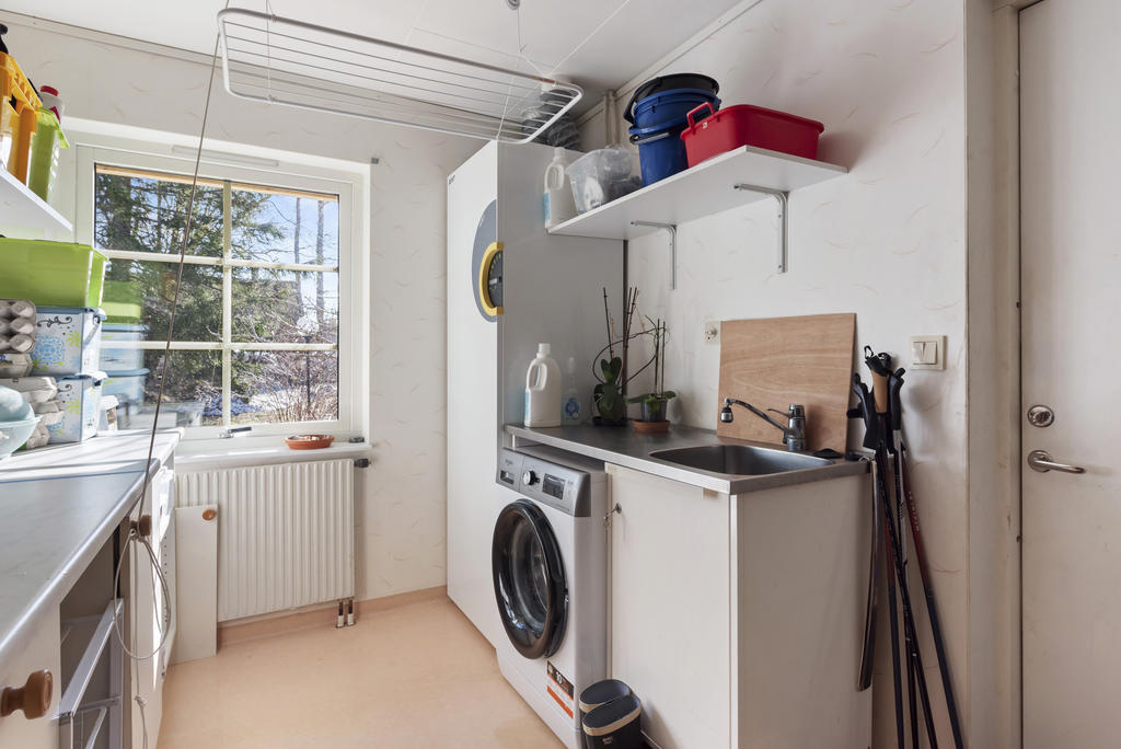Tvättstuga/groventré. 