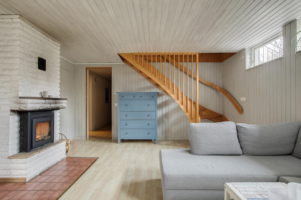 Allrum vid nedgången till källaren