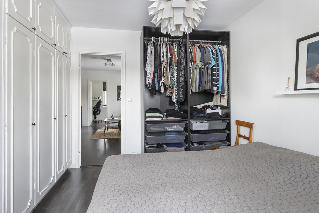 Praktisk förvaring i sovrum