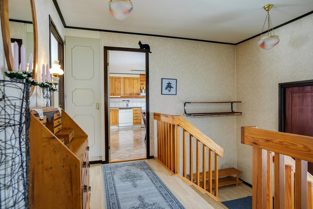 Trevlig entré med goda avhängningsmöjligheter på ett eget våningsplan