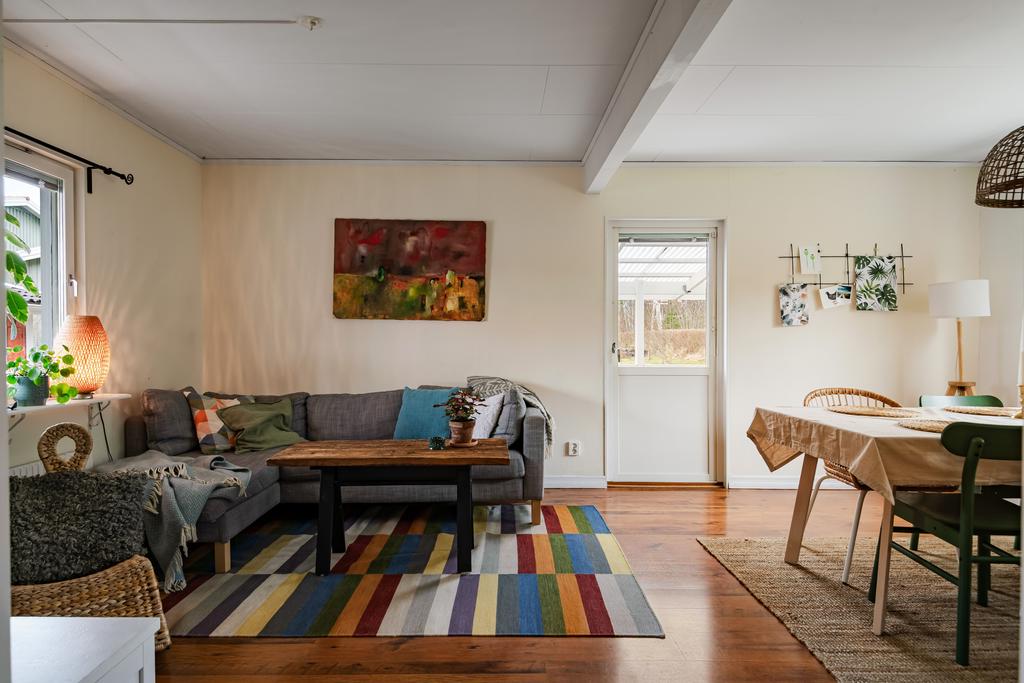 Utgång från vardagsrummet mot altanen