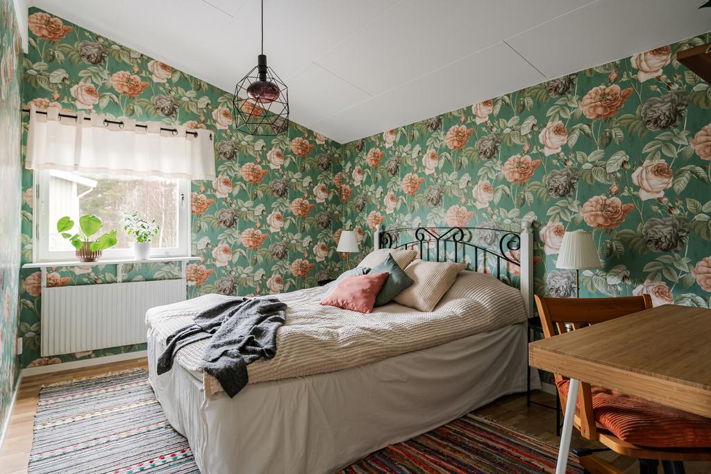 Sovrum 3 med sin underbara tapet