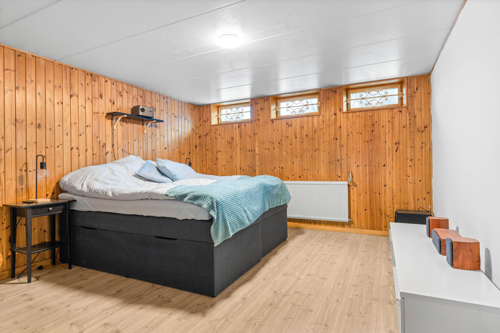 KÄLLARE: Gästrum/hobbyrum