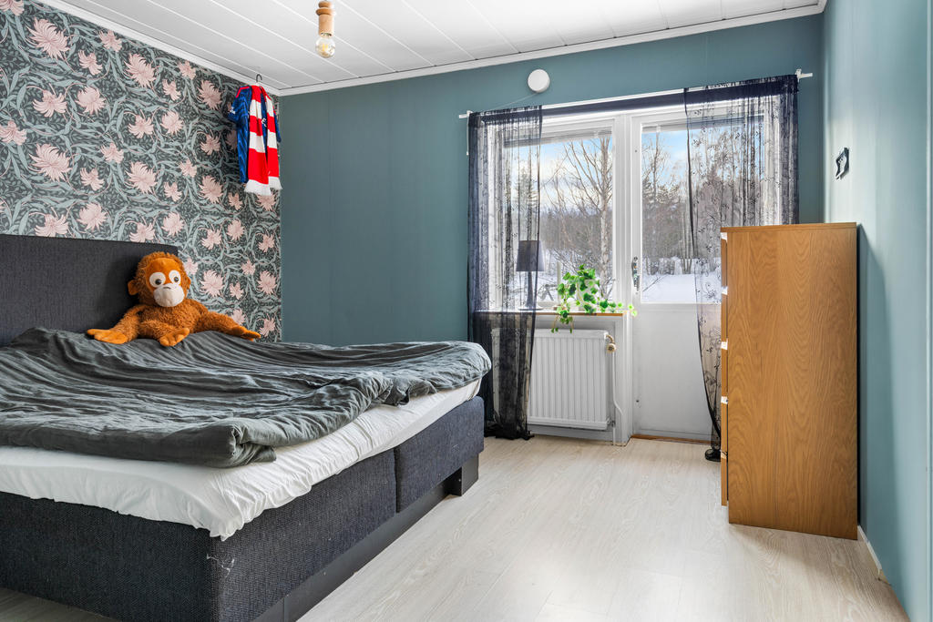 Sovrum 2 med utgång till soldäcket