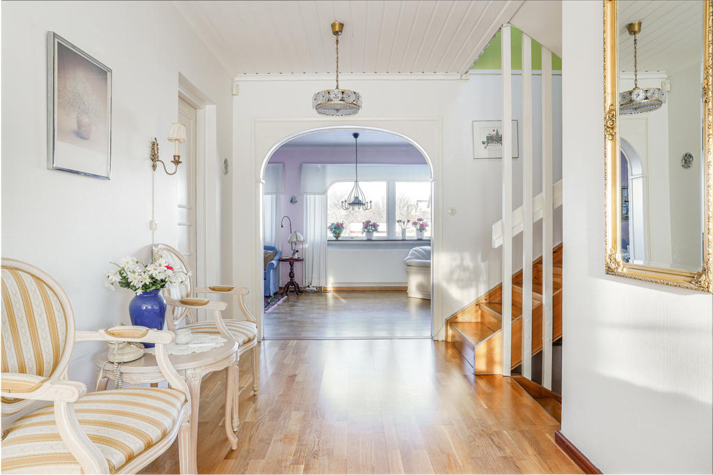 hall bottenvånngen mot vardagsrummet