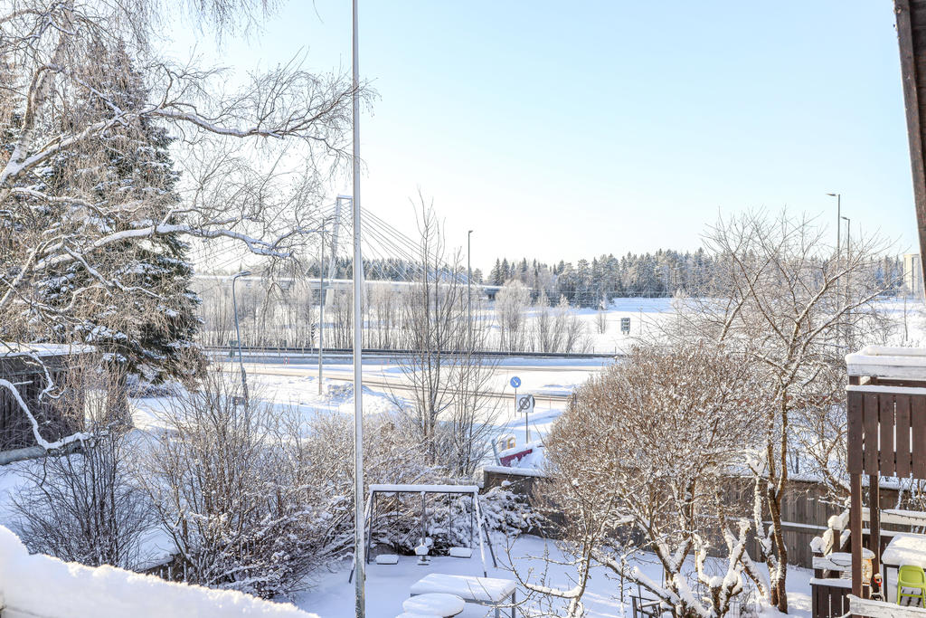 Utsikt från balkongen - mot älven, kolbäcksbron.