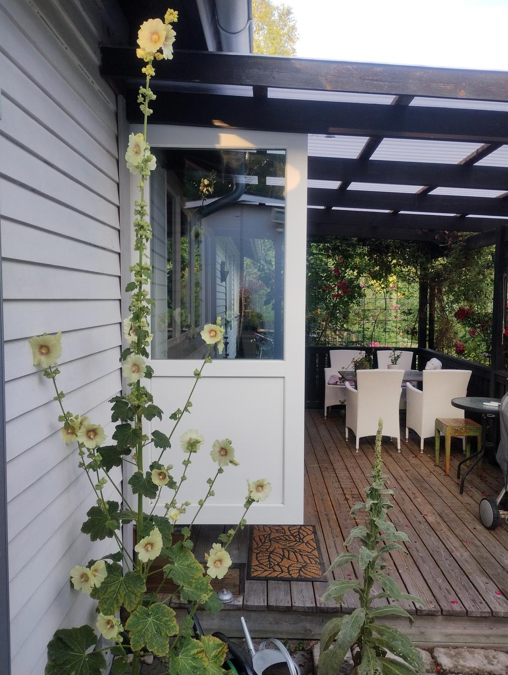 Ett utkast av säljarens egna bilder av en fantastisk trädgård