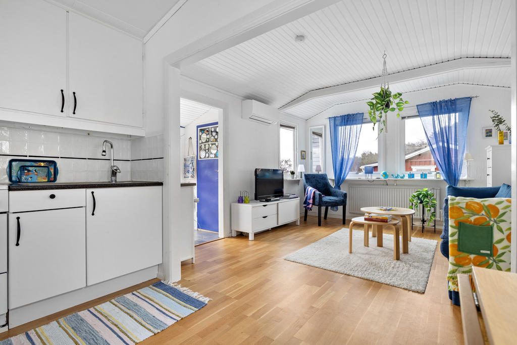 Härligt samband mellan kök och vardagsrum