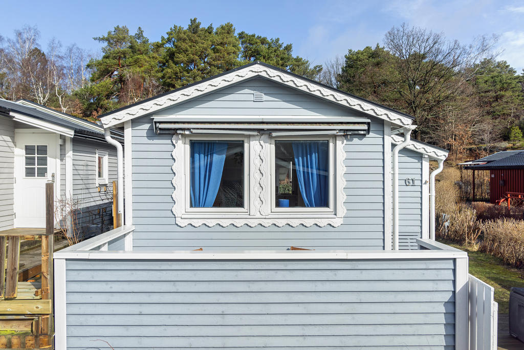 Snickarglädje. Det är på denna altanen ni har den bästa kvällssolen