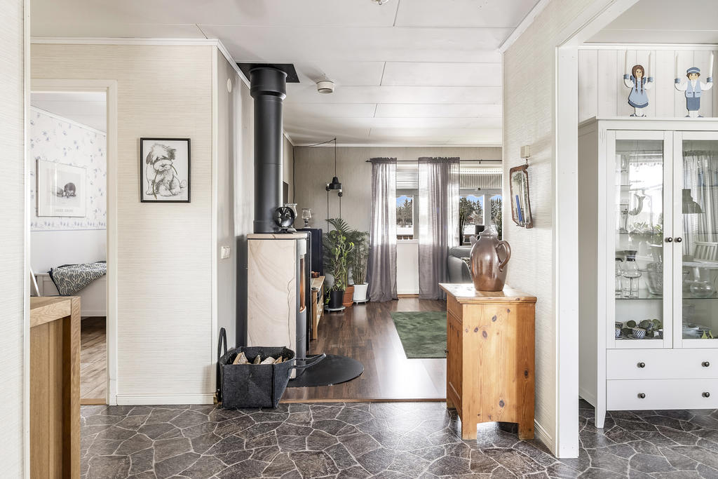 Hall in mot vardagsrum