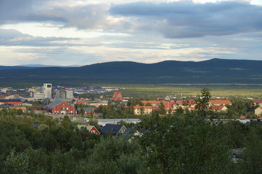 Vy sommar (säljarens egen fotad med teleobjektiv)