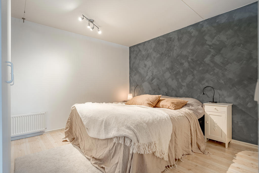 Halvrum som nyttjas som sovrum.