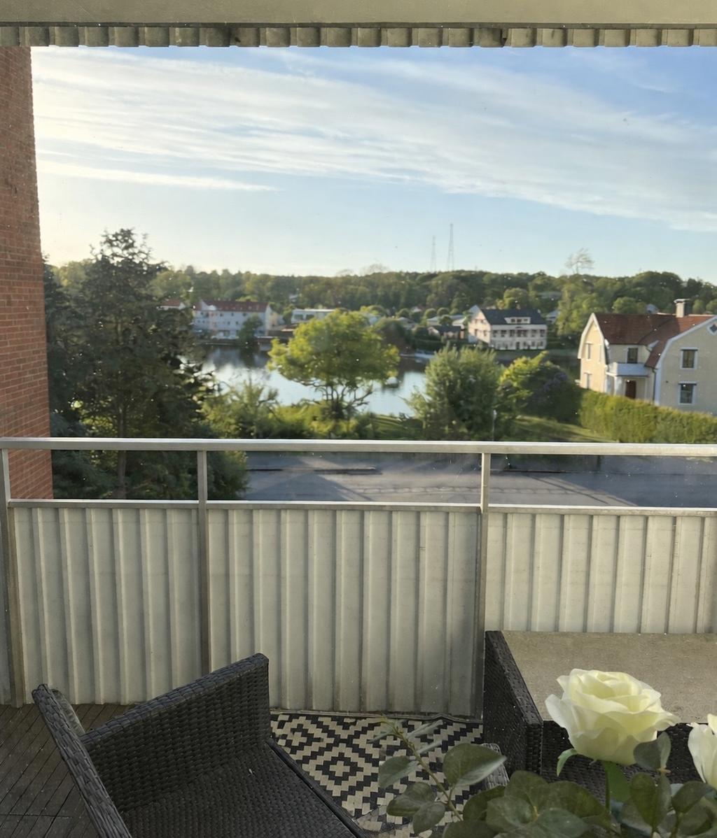 Säljarens egna bild från köket.