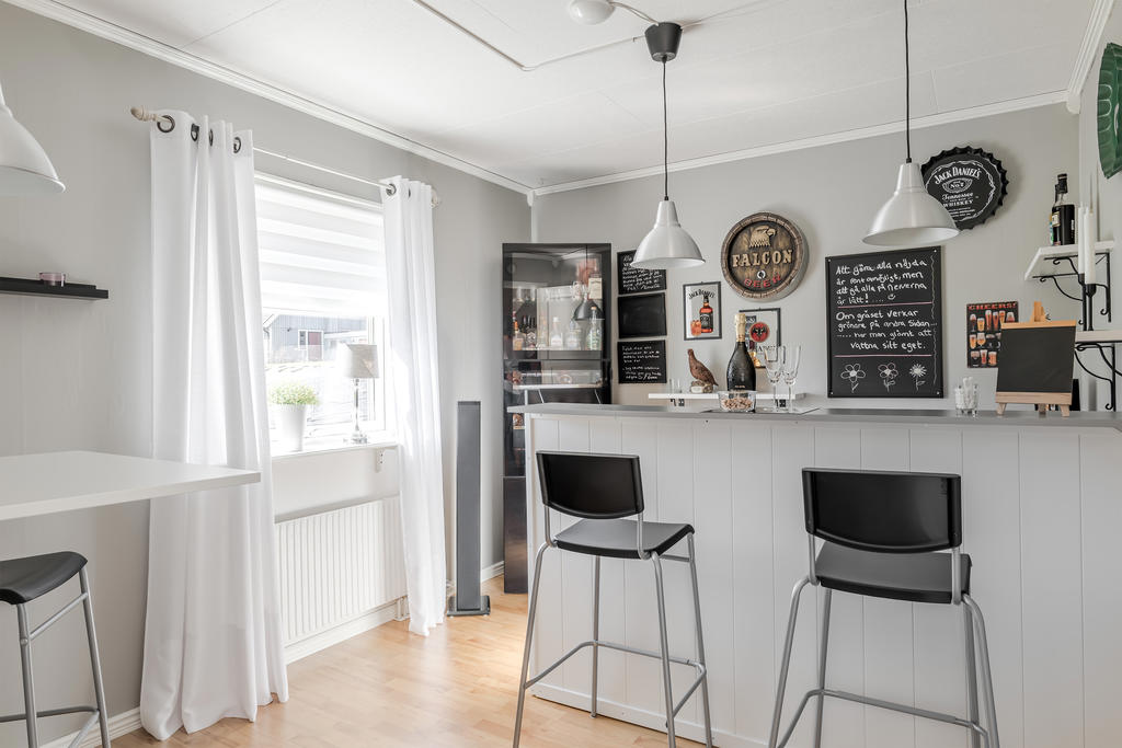 Möjligt sovrum eller sällskapsrum.