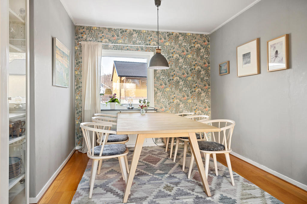 Matsal, går enkelt att göra om till sovrum om så önskas.