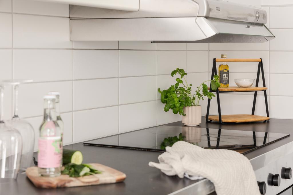 Tvårumslägenheten har en välplanerad planlösning med separat kök, vardagsrum och sovrum 