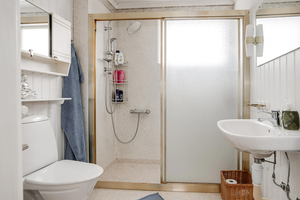 Badrum med duschörna