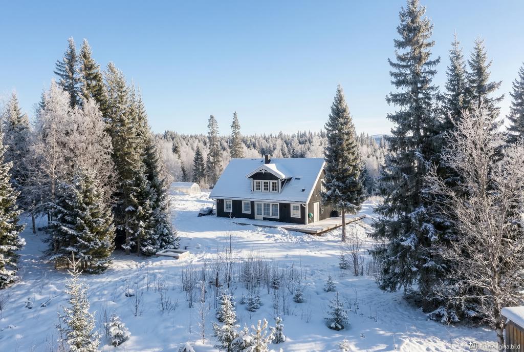 Stor altan  i flera väderstreck. 
