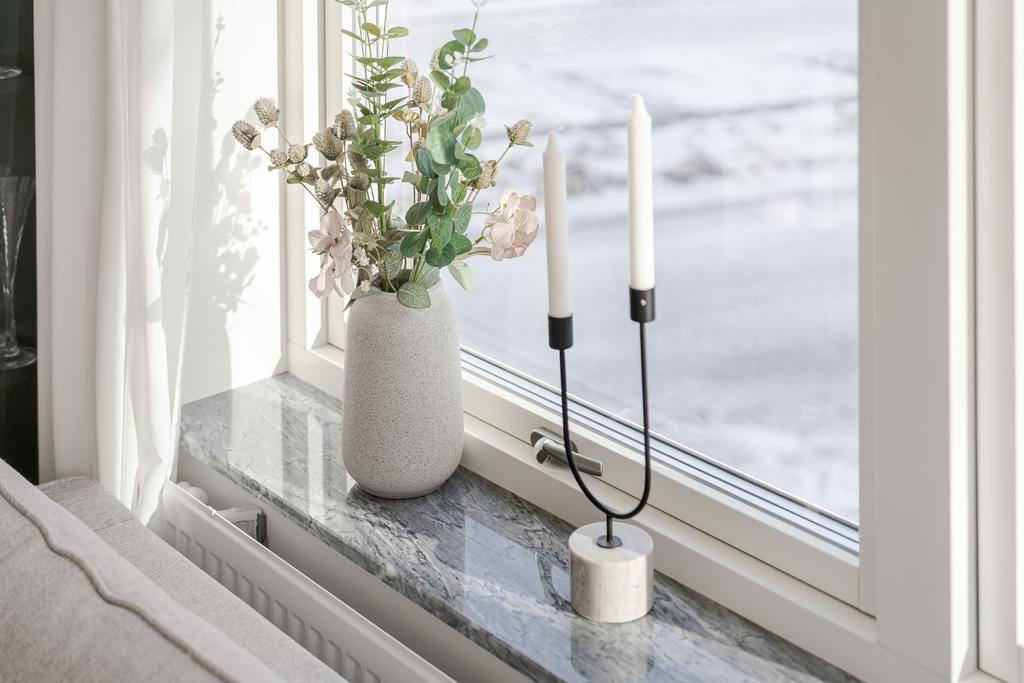 Vackra detaljer som fönsterbräden i sten