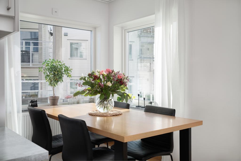 Fönster i två väderstreck