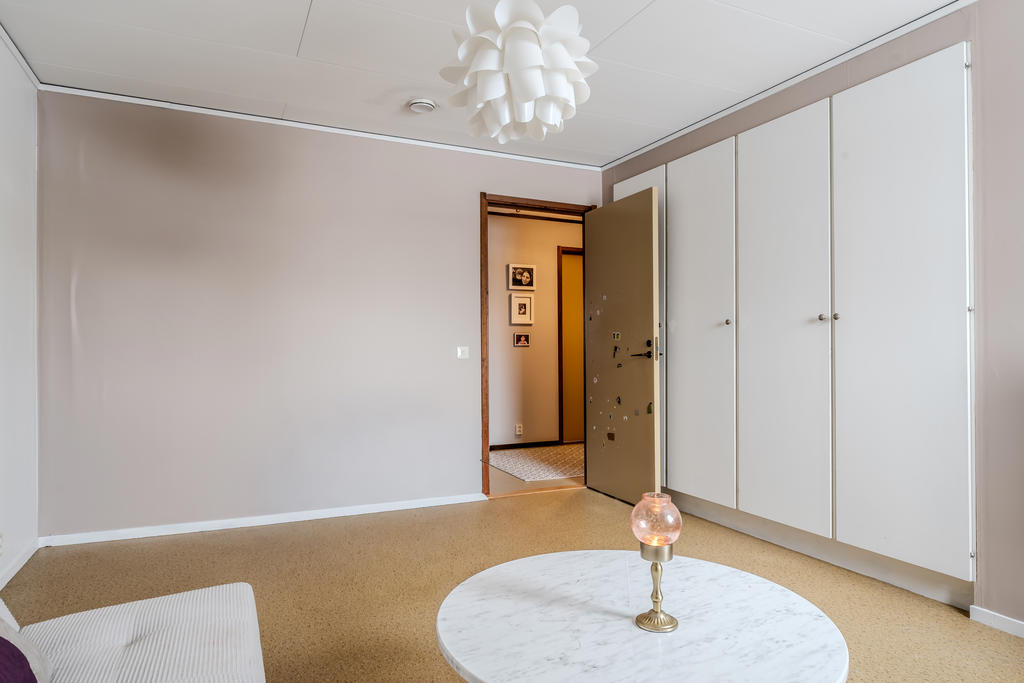 Många garderober i sovrum 2!