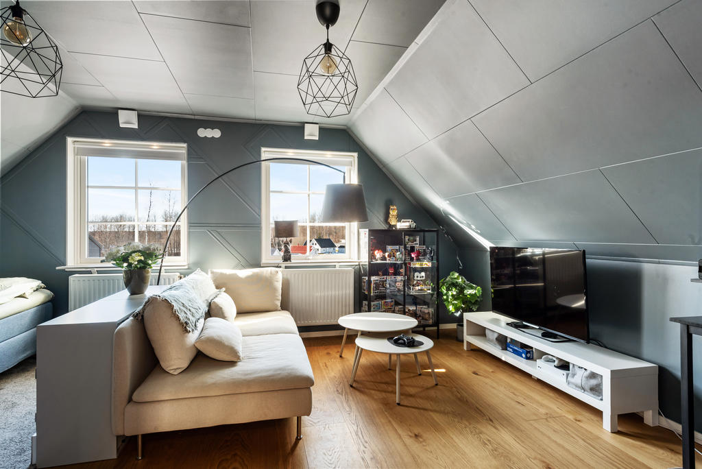 Generöst sovrum med aircon. 