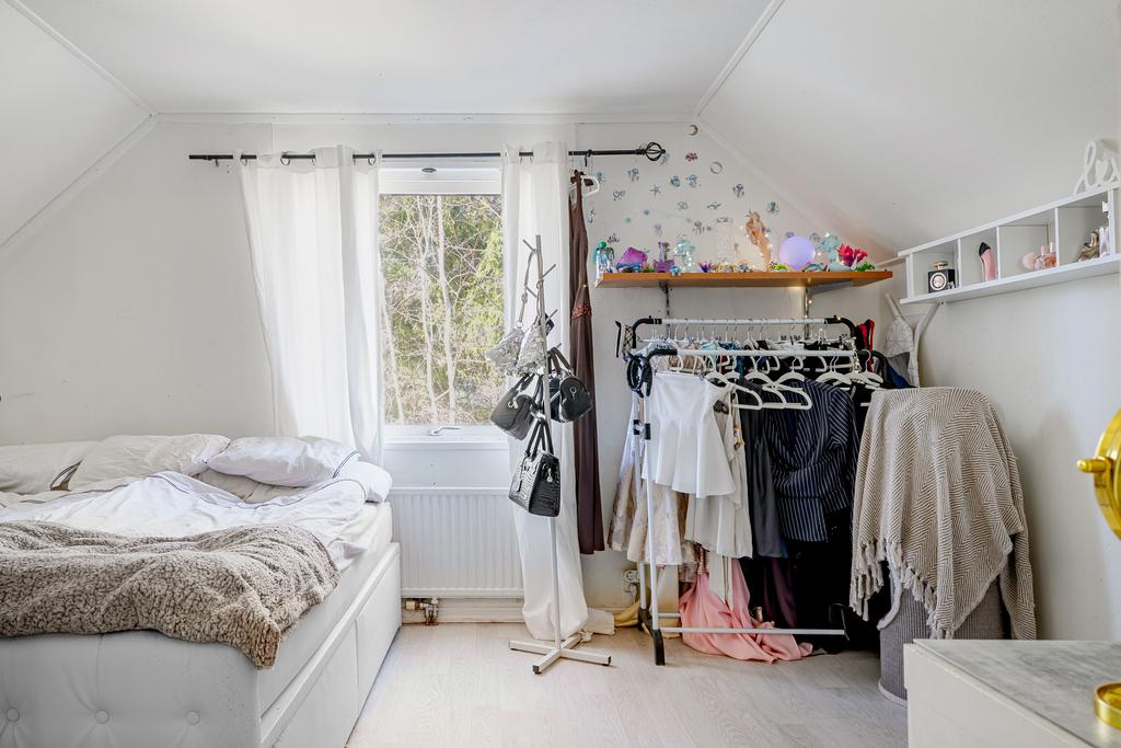 Två sovrum på vardera plan