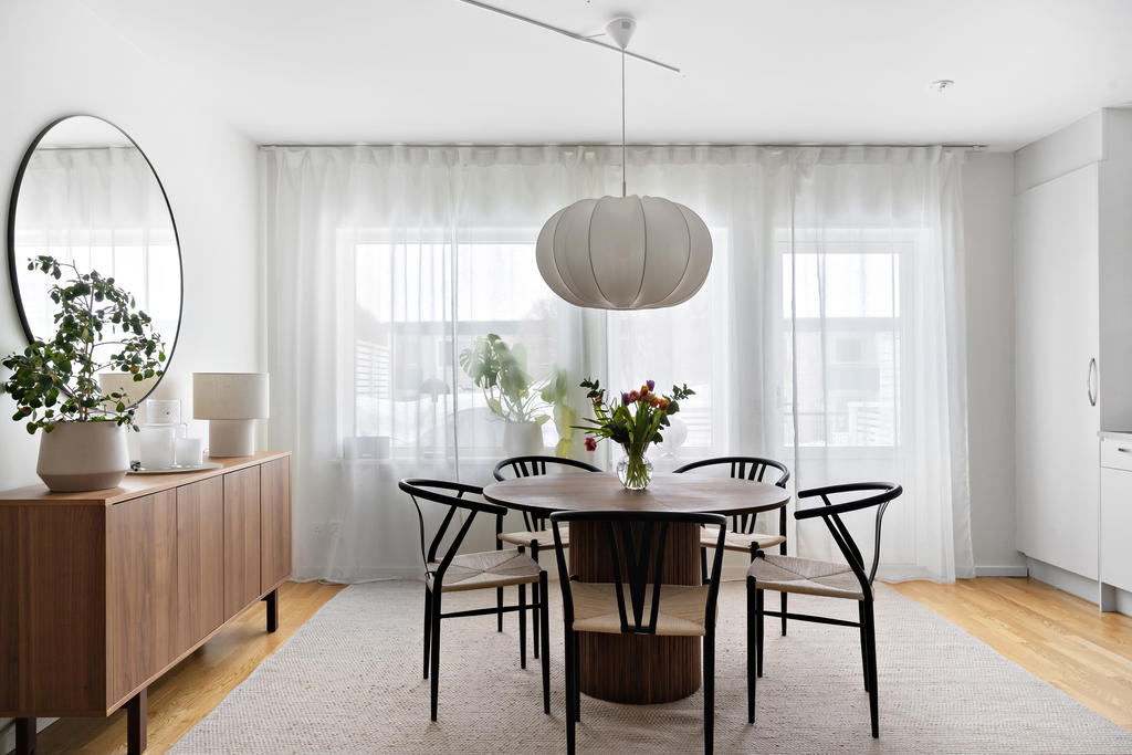 Utrymme för stor matplats i kök