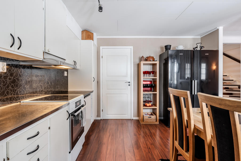 Bakom dörren finns tvättstugan