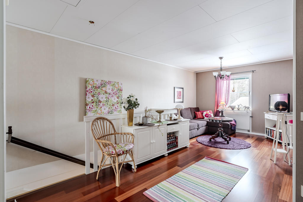 Ljust och härligt allrum på övre plan