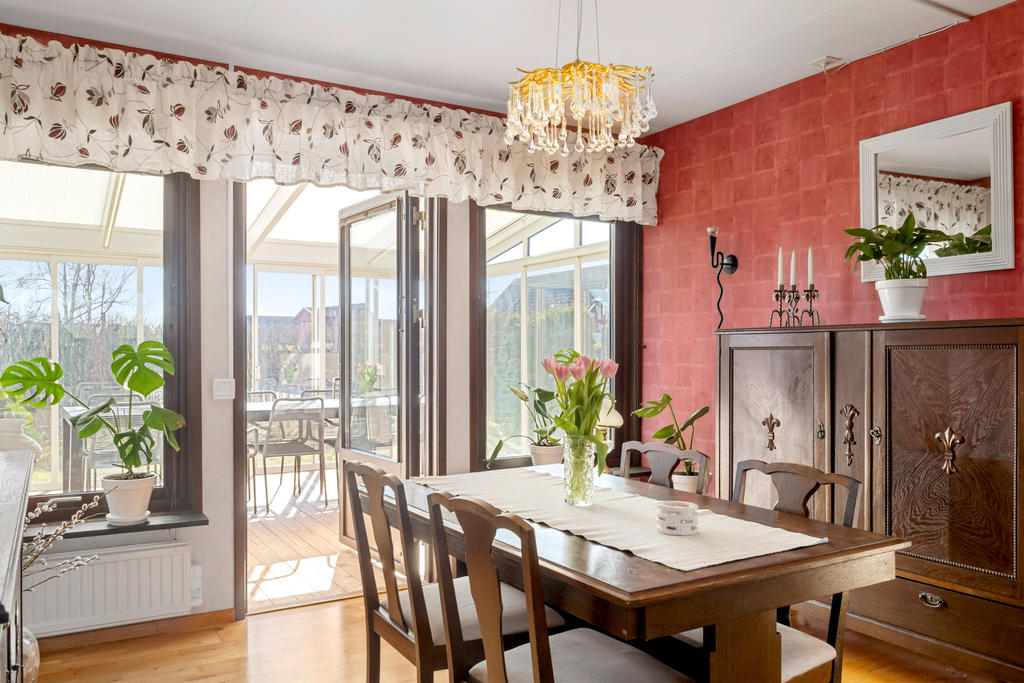 Vardagsrum med utgång till uterum