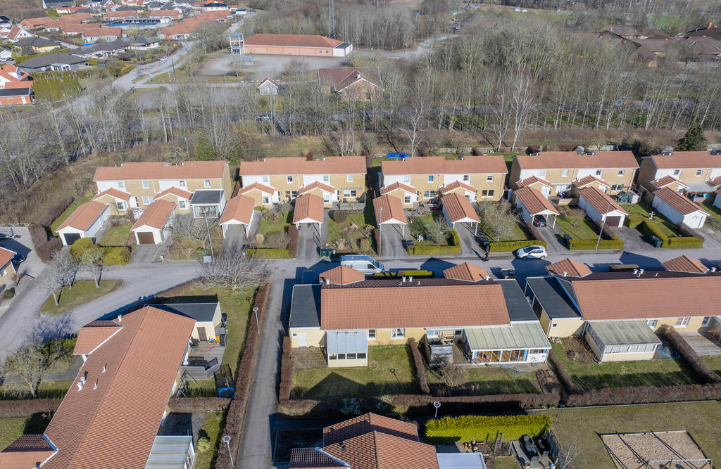 Vy över Kattarpsvägen mot öster.