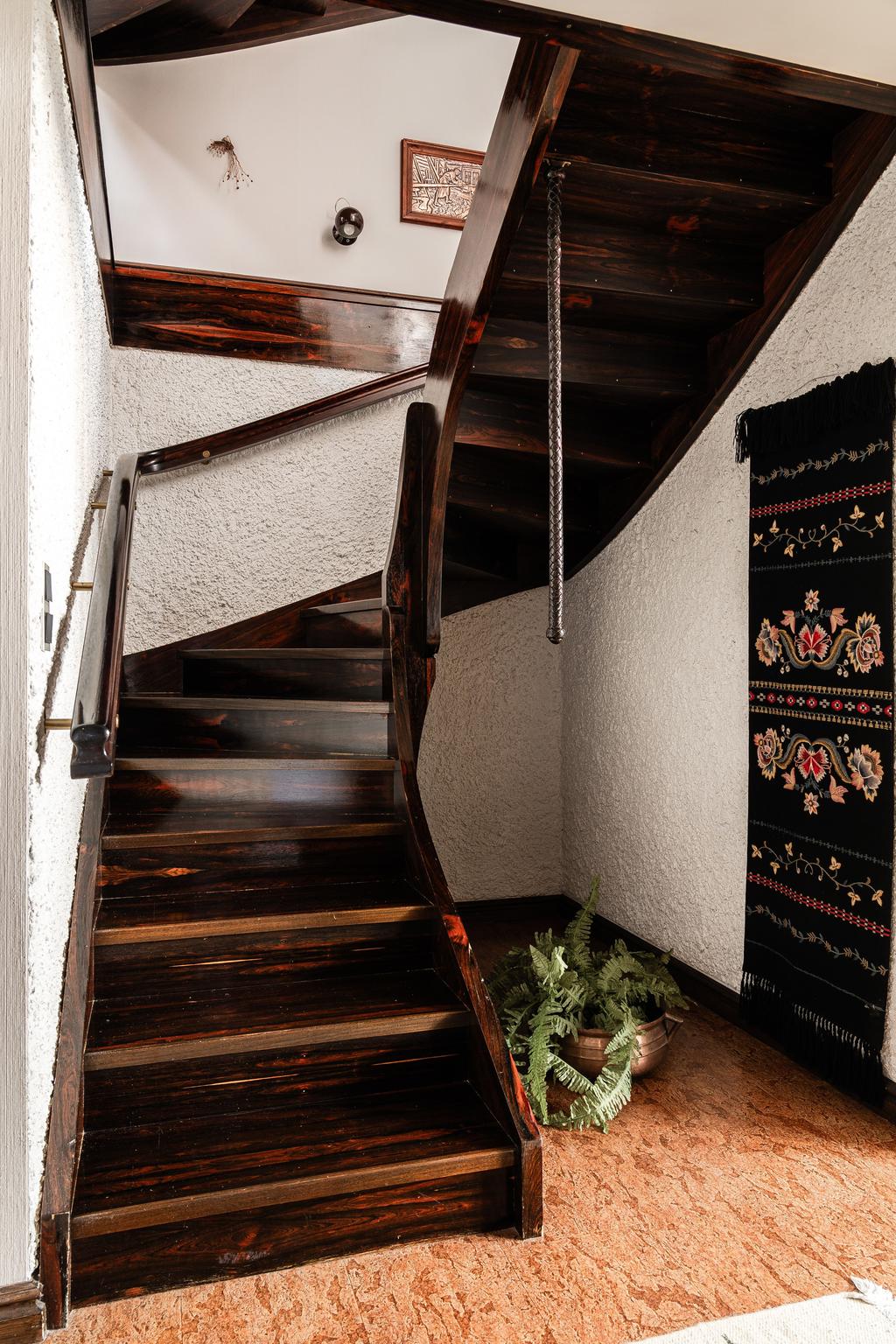 Trapp ner till källarplan