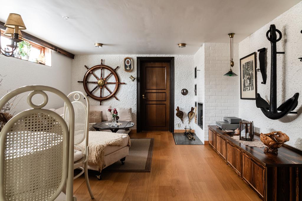 Gillestuga med öppen spis