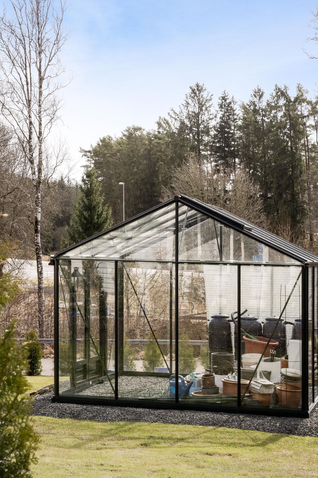 Bästa platsen för hobbyodlaren! Tänk att hämta solvarma tomater till kvällens goda grillning.