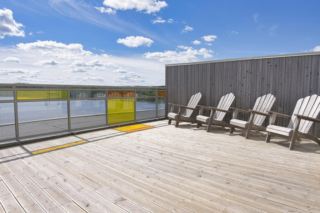 I anslutning till kalasrummet finns en fantastisk takterrass