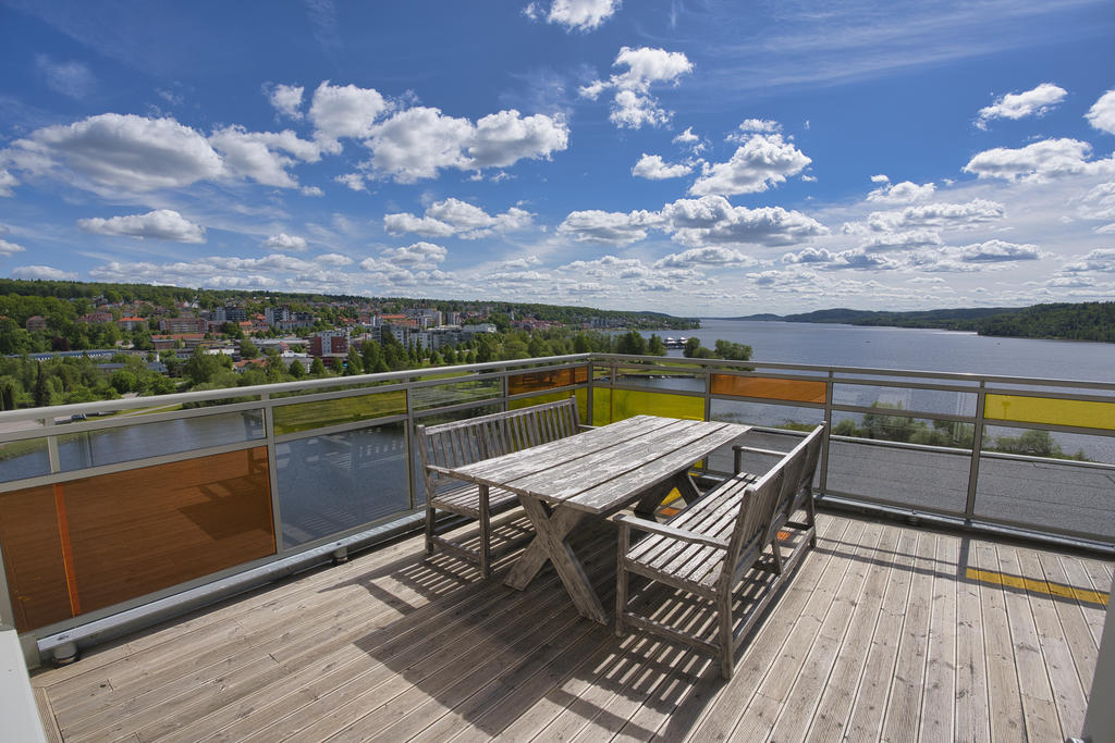 I anslutning till kalasrummet finns en fantastisk takterrass