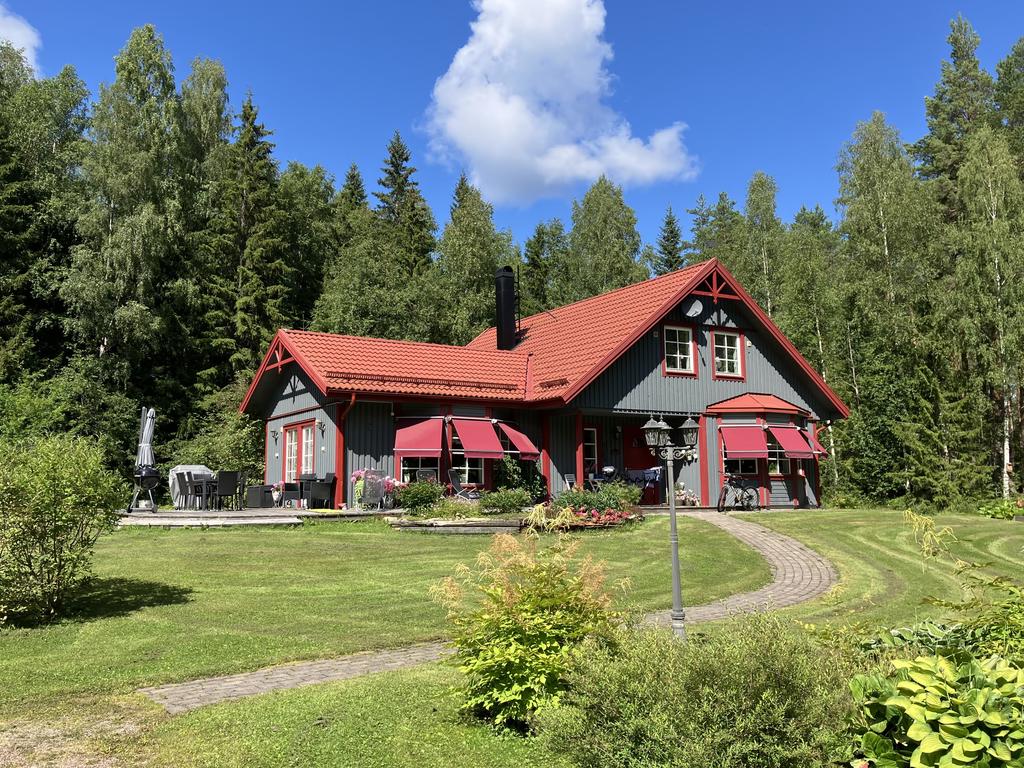 Välkommen till  Tasbäck Molarsgattu 9!