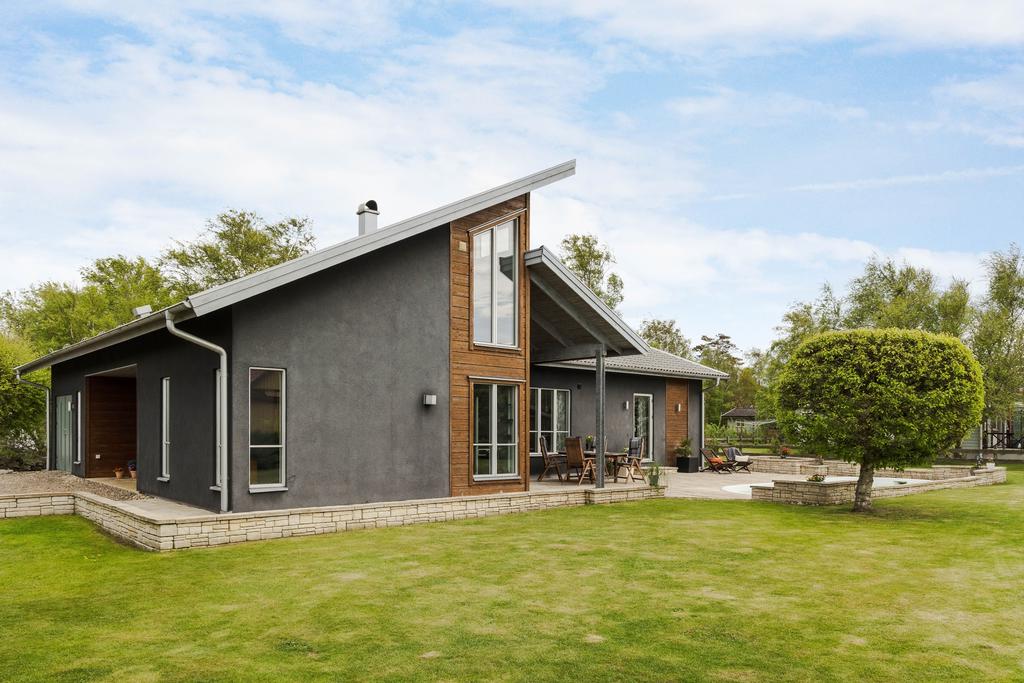 Modern design på en härlig plats nära havet.