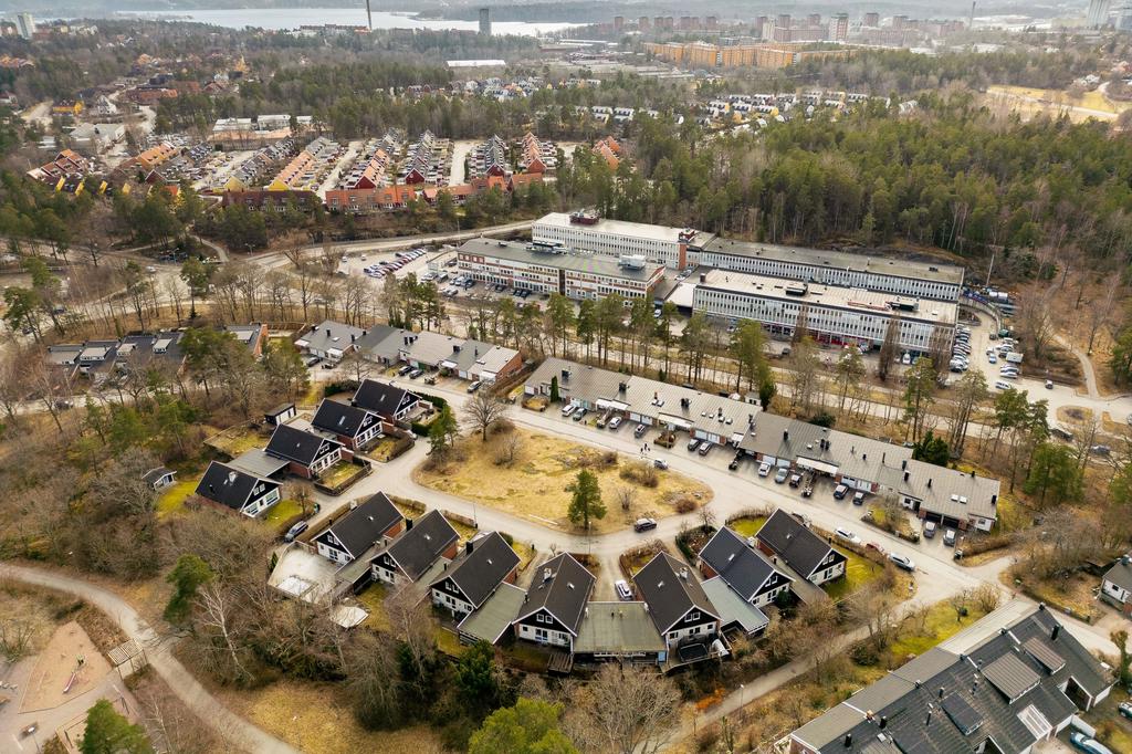 Ryttarvägen med ett centralt läge på Lidingö